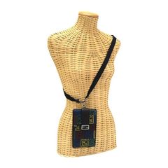 フェンディ FENDI フォンショルダー レザー ズッカ柄 7AS120 スマホショルダー クロスボディ ミニ ショルダーバッグ 斜め掛け 肩掛け レディース メンズ ブラック / マルチカラー 正規品 中古 mbl23009