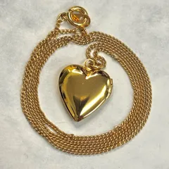 【美品⭐️ハートロケットペンダント】 ゴールドカラー　 シンプルデザイン　 アクセサリー ジュエリー　 レディース　 ワンオーナーユーズド品　 AYATGC025040124004J