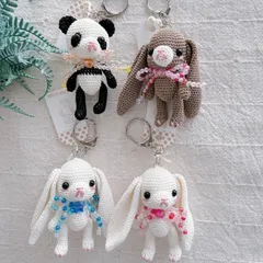 あみぐるみキーホルダー　ビーズリボン　うさぎ　パンダ