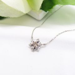K18WG！ダイヤモンドネックレス