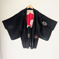 Japanese Vintage Haori Long Black Chrysanthemum pattern Silk Kimono Jacket Old-ⅽloth 長羽織 羽織 正絹 古布 縮緬 黒 捻り菊 裏地が鶴丸 時代布 一点物 大正浪漫 和洋折衷