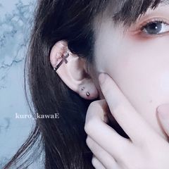 クロスのフェイクインダストリアル/ 軟骨イヤリング ピアス ゴシック 地雷系