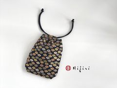 新作‼︎  和柄巾着袋(大)　高級金襴…黒のおはじき《送料無料》
