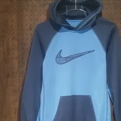 NIKE ナイキ　THERMA-FIT　ロゴ枠刺しゅう　パーカー　裏フリース　　サイズＳ