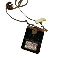 AT302 Harris Tweed ハリスツイード スマホショルダーバッグ ポーチ チェック柄