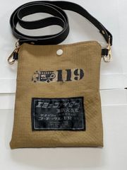 １２３．防火衣  サコッシュ