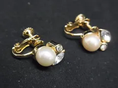 ■美品■ courreges クレージュ パール ネジバネ式 イヤリング アクセサリー レディース ゴールド系×アイボリー系 DK1319