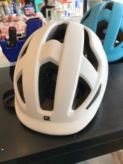【新品未使用】P2R MIPS搭載 自転車用インモールドヘルメット 子供用