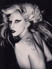レディーガガ　GAGA　ｔシャツ　ツアーｔ　ビリーアイリッシュ　マドンナ