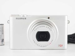 富士フィルム Fujifilm XQ1 X Series 12.0MP Compact Digital Camera Silver [美品] #Z5063A