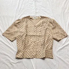 ＼クラシカル×大人可愛いが叶うドットブラウス✨／バンベール＊Vネック半袖ブラウス＊ベージュ系＊ドット柄＊Sサイズ相当＊春夏✨のサムネイル