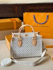 【今日特価】LV Onthego 25cm プリントジャングルバッグ