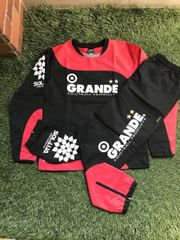 GRANDE ピステ上下セット　/ブラック×レッド/未使用新品/一枚物
