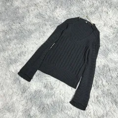 【美品】PATRIZIA PEPE パトリツィアペペ  長袖ニット  Vネック  毛100%  (1)  モード  カジュアル  レディース  黒系  ブラック【送料無料】のサムネイル