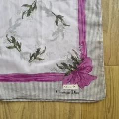 日本からの輸入 クリスチャン Dior(ディオール) フラワー パターン ハンカチ