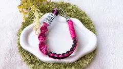 パラコード✶スマホストラップ✶ショート手首用✶ハンドストラップ✶ストラップホルダー付✶ピンク柄