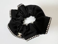 CHANEL シャネル シュシュ ヘア アクセサリー サテン コスチュームパール ブラック 23S AA9137 B10966 94305 新品同様