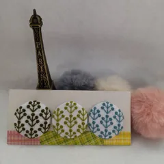 ハンドメイド　刺繍くるみボタン　3個セットM