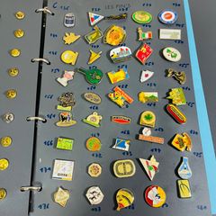 フランス ピンズ ピンバッジ アルバム入り 180個 フランス直輸入 ヴィンテージ 留め具付