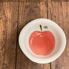 波佐見焼　中皿　ボール　天龍窯　りんご
