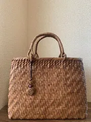 山葡萄　手作り　籠バッグ　網代編み　 チャーム付き