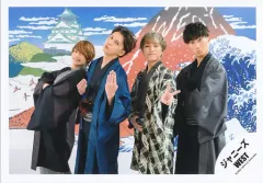 【中古】生写真(ジャニーズ) ジャニーズWEST/集合(4人)/横型・膝上/「ジャニーズWEST 1st DOME TOUR 2022 TO BE KANSAI COLOR -翔べ関西から-」グッズオフショット/公式生写真