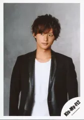 【中古】生写真(ジャニーズ) Kis-My-Ft2/藤ヶ谷太輔/上半身・衣装黒白・背景グレー/17夏 コンサートパンフ＆グッツ撮影オフショット/公式生写真