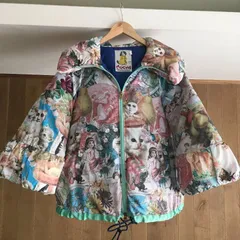 あちゃちゅむ　ムチャチャ　花柄　総柄　コート　黒　ベルト　フリル あちゃちゅむ 最新コレクションいち早く紹介。商品を購入できる