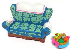 【中古】トレーディングフィギュア ソファ＆バスケット 「ディズニー ミニチュアフィギュアコレクション ミニーの家」 東京ディズニーリゾート限定