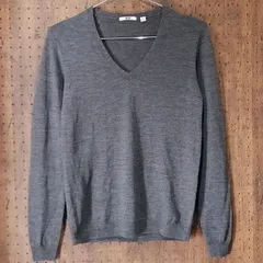 UNIQLO ユニクロ　エクストラファインメリノVネックセーター 長袖　サイズM　258-078657