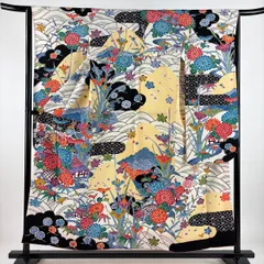 【美品】 振袖 身丈151.5cm 裄丈63.5cm S 袷 菊 建物 縮緬 クリーム 正絹 秀品 【中古】