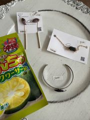 ハンドメイドアクセサリーのサムネイル