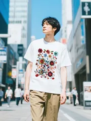 フラワーアレンジ T シャツ 100% コットン素材で肌触り超柔らか カラフルな花模様が「リトロ刺繍の温もり」 快適着心地で日常のアート感を演出