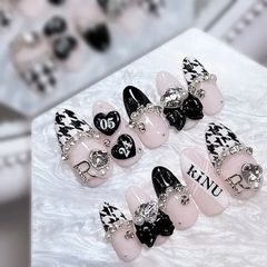 ネイルチップ 量産型 千鳥柄 ワンホンネイル 韓国ネイル 黒ネイル 白