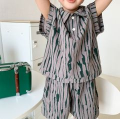キッズセットアップストライプ【新品】【110-130】ブラウン　男の子　女の子　かっこいい　夏　半袖　ノースリーブ