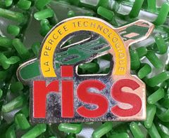 riss　ピンバッチ