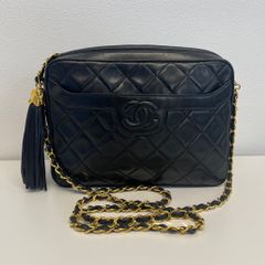 CHANEL（シャネル）マトラッセ タッセルチャーム チェーンショルダーバッグ ブラック ココマークステッチ チェーンバッグ フリンジ 斜め掛け 黒 クラシック ヴィンテージ