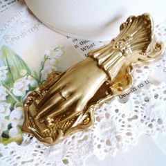 淑女の手ハンドクリップ♪ アンティーク風 置物 ペーパークリップ ペーパーウエイト ヴィンテージ風 真鍮 オブジェ インテリア雑貨 飾り 小物 撮影小物 おしゃれ ポストカード レター ゴールド レース フランス 仏蘭西 仏 イギリス 英国 英 西洋