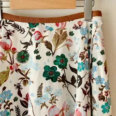 ☆訳あり☆【martinique マルティニーク】リバティ　Heidi ハイディ柄　スカート　ホワイト　サイズ1