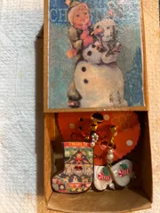 パリの夜遊びピアス☆ギフトボックス　ブローチ付き淡水ベビーパールとスペードのシェルクリスマスイヤリング