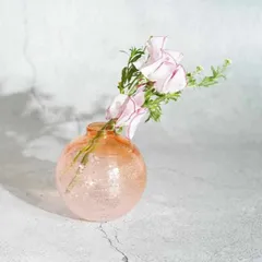フリルエッジ ピンク 　　　ガラス花瓶 　　(ミシェール-ワン) フリルエッジ ピンク ガラス花瓶 (ミシェール-ワン) - メルカリ