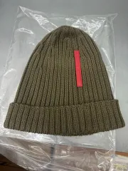 2025年最新】プラダスポーツ ニット 帽の人気アイテム - メルカリ