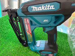 マキタ　充電式フロアタッカ　ST003GZ　本体のみ（3-S00071）