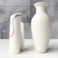 【加茂市のまだまだ使えるもの】KOYA Japan 花瓶 2個セット インテリア 置物 飾り 花器 フラワーベース 白 徳利型 紫ワンポイント