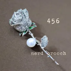 一輪の薔薇ブローチ　大人 パール キラキラ お花 フォーマル ドレス 結婚式 入学式 卒業式 ギフト 新品未使用 NerD