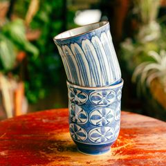 【再生の 藍色の鉢に 癒し咲く】𖣔 オリジナル湯呑み鉢・２つセット 𖣔 藍・和風・号・2型【美品 セット売り デスク テーブル 卓上 プランター 観葉 植物 植木 鉢 植木鉢 骨董 工芸 民藝 陶器 磁器 インテリア 昭和 レトロ アンティーク 雑貨】