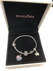 Pandora パンドラ　チャーム4個付き　シルバー　ブレスレット