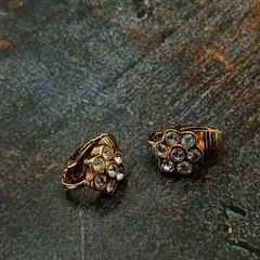 Christian Dior  ディオール　ライトストーン　イヤリング　両耳　レディース　ゴールド ヴィンテージ