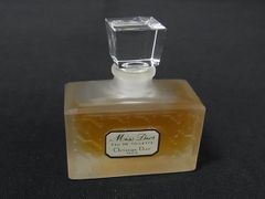 ケセランパサラン ザ ラストローズ オブ サマー 香水 57ml - メルカリ