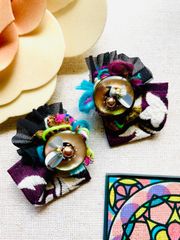 刺繍リボンとボタンの大ぶりイヤリング ハンドメイド